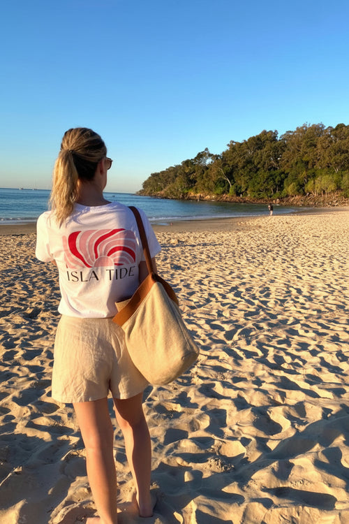 RAE TEE- ISLA TIDE BACK GRAPHIC PRINT